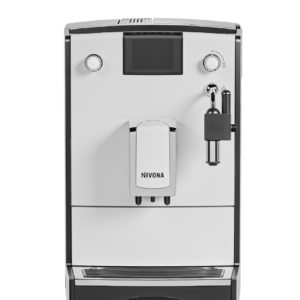 Strieborný automatický kávovar NIVONA NICR 560 s farebným displejom a manuálnym napeňovačom mlieka Pro-Spumatore.